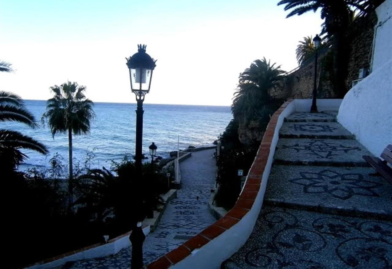 Valparaiso - Burriana Beach Nerja Esterno foto