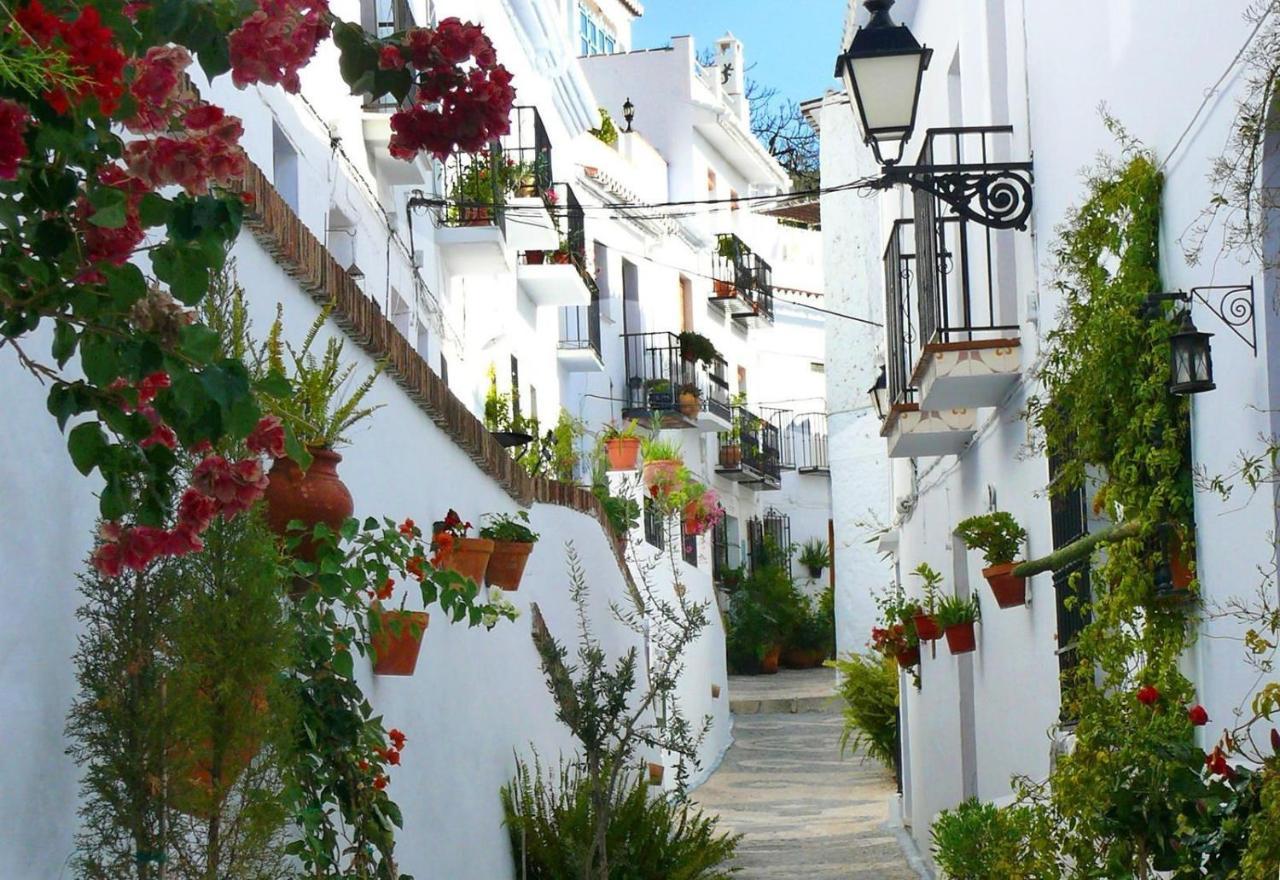Valparaiso - Burriana Beach Nerja Esterno foto