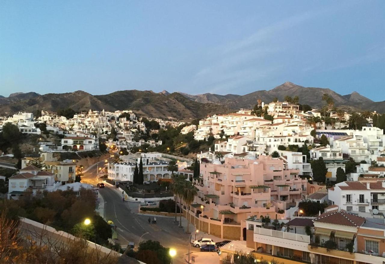 Valparaiso - Burriana Beach Nerja Esterno foto